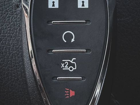 Used 2016 Chevrolet Malibu LT FWD image 3