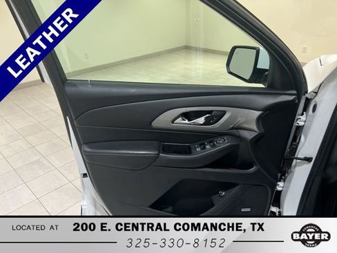 Used 2021 Chevrolet Traverse LT w/ LT Premium Package image 21