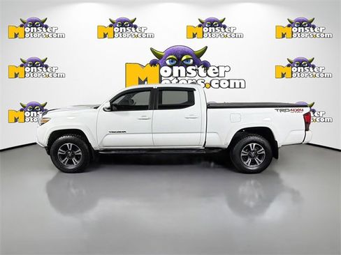 Used 2019 Toyota Tacoma TRD Sport image 8
