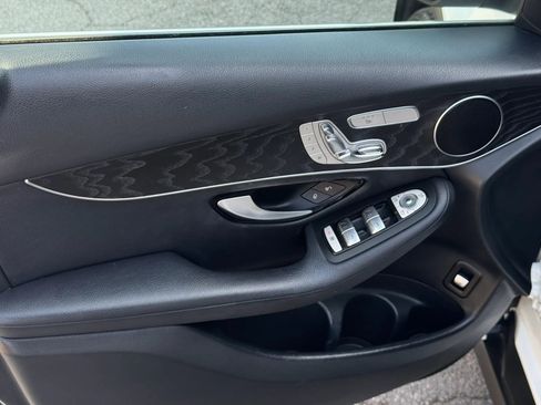Used 2018 Mercedes-Benz GLC 300 image 11