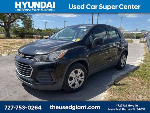 Used 2017 Chevrolet Trax LS w/ LPO, Cargo Package image 1