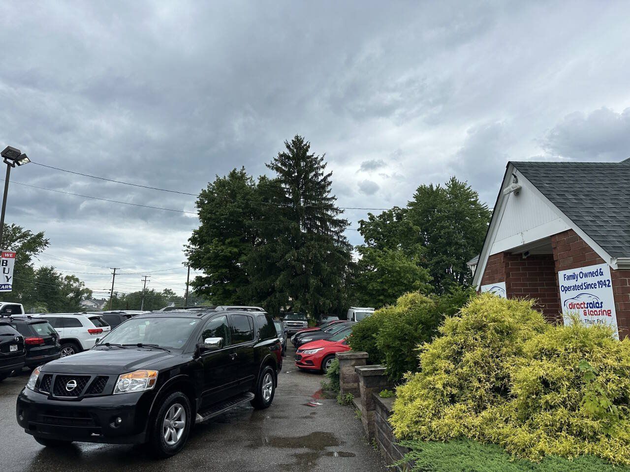 Used 2012 Nissan Armada SV AWD/4WD image 1