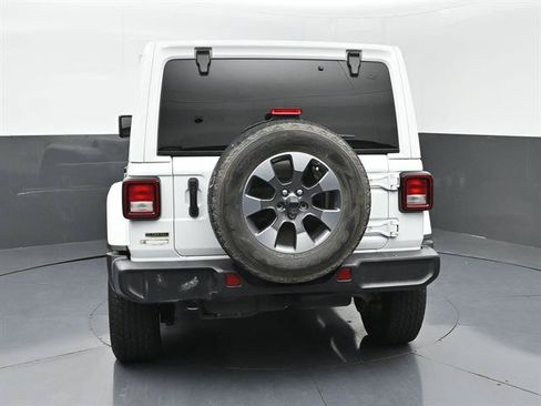 Used 2022 Jeep Wrangler Unlimited Sahara AWD/4WD image 27