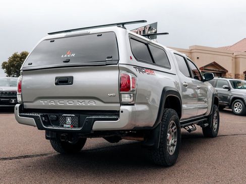 Used 2020 Toyota Tacoma TRD Off-Road w/ TRD Premium Off Road Package AWD/4WD image 7