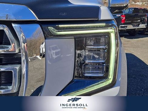 Used 2023 GMC Yukon SLT image 12