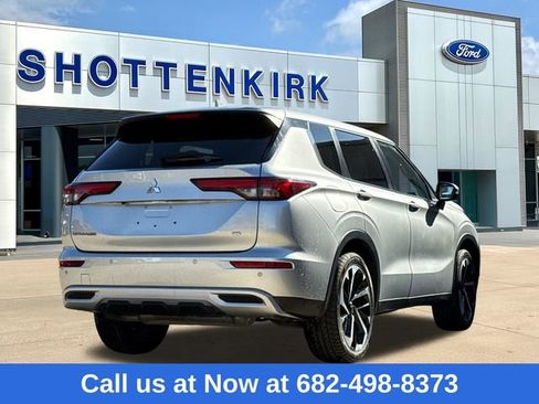 Used 2024 Mitsubishi Outlander SE Black Edition image 8