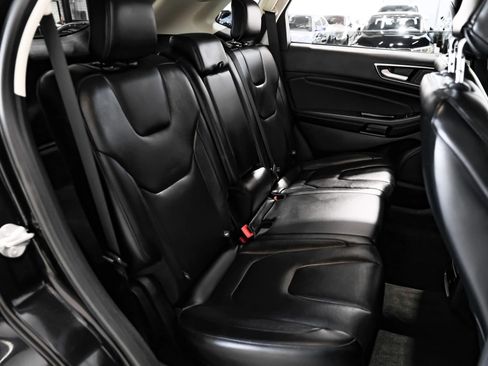 Used 2019 Ford Edge Titanium image 39
