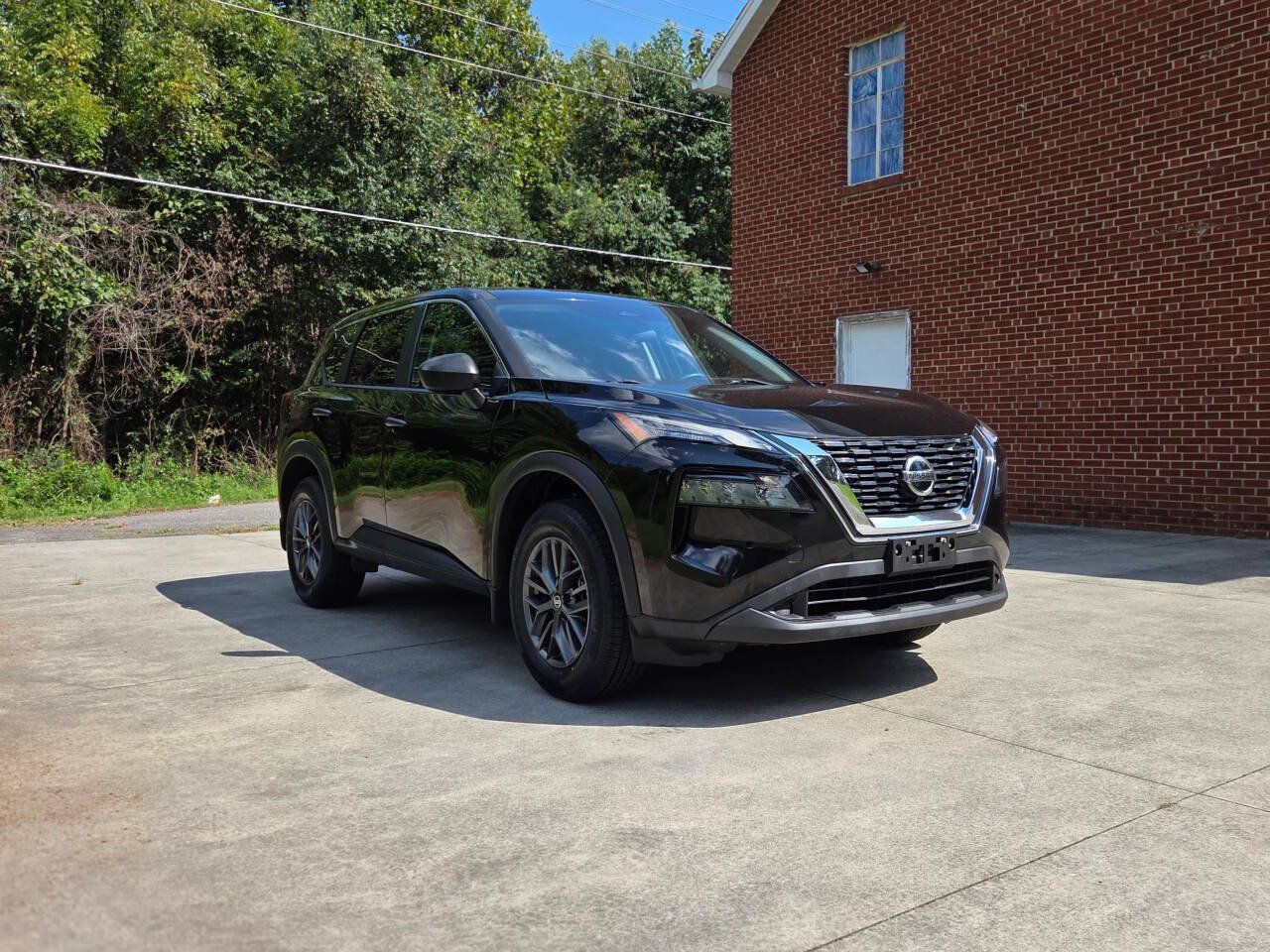 Used 2021 Nissan Rogue S FWD image 3