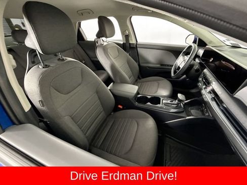 Used 2025 Kia K4 EX FWD image 23