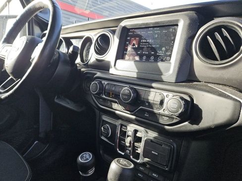 Used 2021 Jeep Gladiator Sport image 13