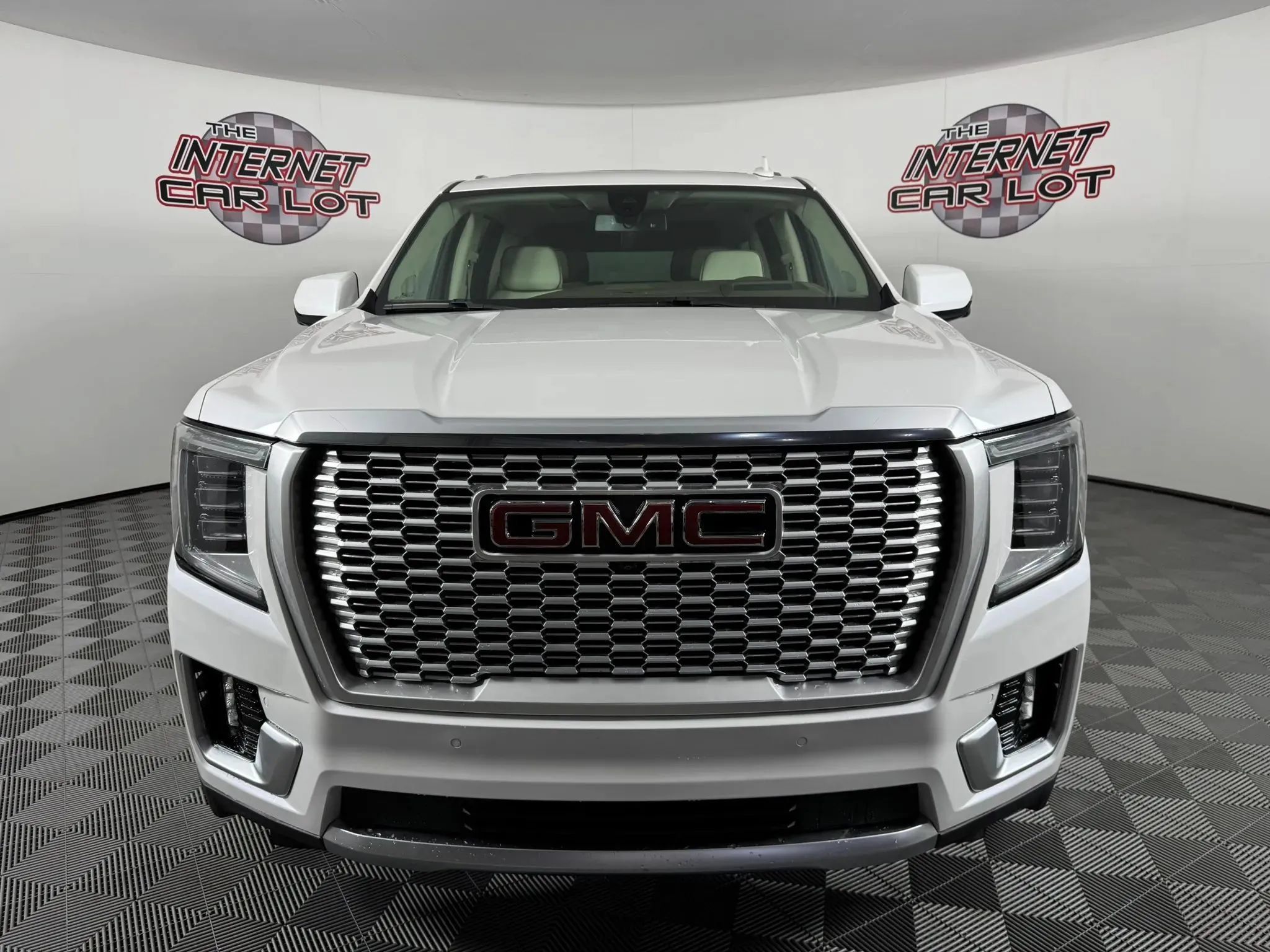Used 2022 GMC Yukon XL Denali AWD/4WD image 2