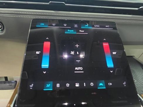 Certified 2025 Cadillac Escalade Sport Platinum w/ LPO, ONYX Package image 22