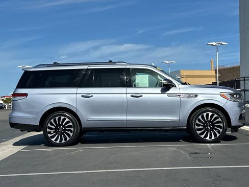 Certified 2022 Lincoln Navigator L Black Label AWD/4WD image 2