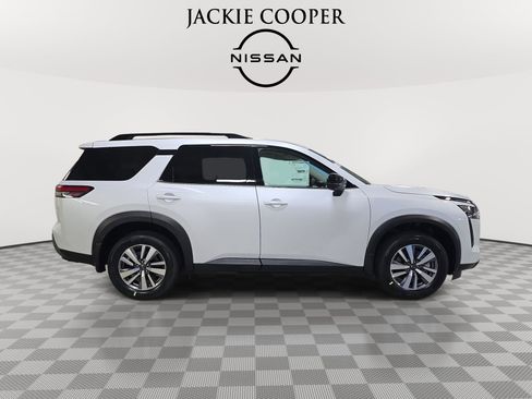 New 2026 Nissan Pathfinder SL w/ Cargo Package AWD/4WD image 4