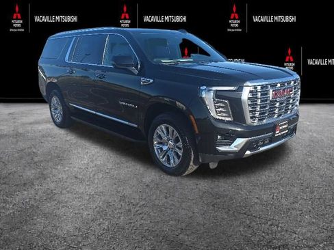 Used 2025 GMC Yukon XL Denali AWD/4WD image 2