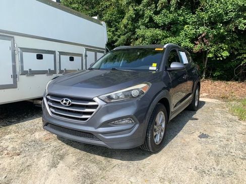 Used 2017 Hyundai Tucson SE w/ SE Popular Package 02 AWD/4WD image 4
