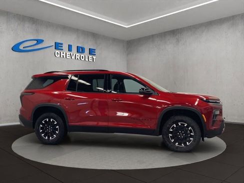 New 2026 Chevrolet Traverse Z71 w/ Enhanced Driving Package image 2