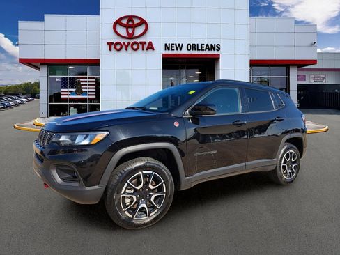 Used 2024 Jeep Compass Trailhawk AWD/4WD image 1
