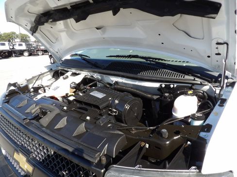 Used 2020 Chevrolet Express 2500 w/ Safety Package image 39