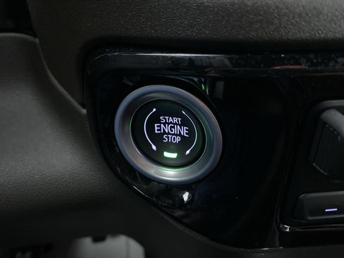 Certified 2025 Chevrolet Silverado 1500 LTZ image 9