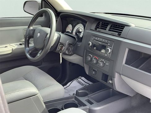 Used 2011 Dodge Dakota Big Horn image 41