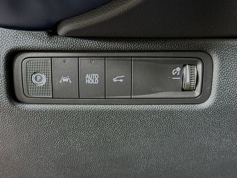 New 2026 Chevrolet Equinox EV LT image 10