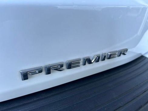 Used 2023 Chevrolet Suburban Premier AWD/4WD image 32