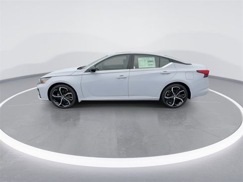 New 2025 Nissan Altima 2.5 SR image 5