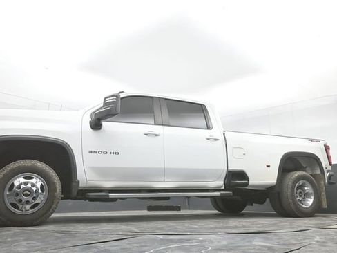 Used 2023 Chevrolet Silverado 3500 LT AWD/4WD image 40