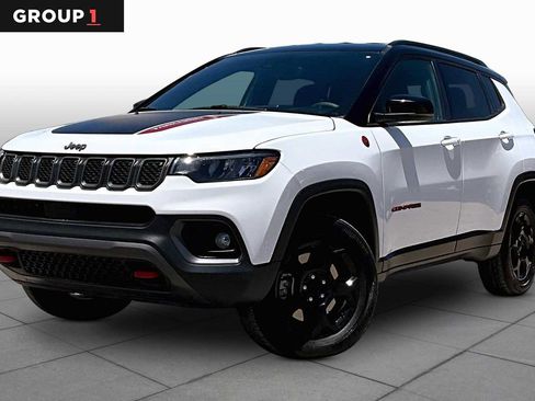 Used 2024 Jeep Compass Trailhawk AWD/4WD image 1