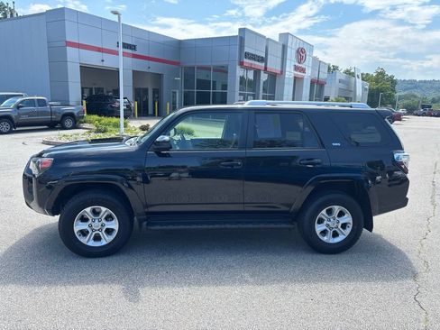 Used 2016 Toyota 4Runner SR5 AWD/4WD image 4