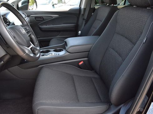 Used 2025 Honda Ridgeline Sport image 10