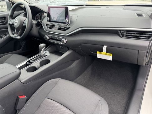 New 2025 Nissan Altima 2.5 S image 9