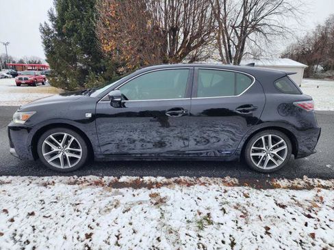 Used 2017 Lexus CT 200h image 1