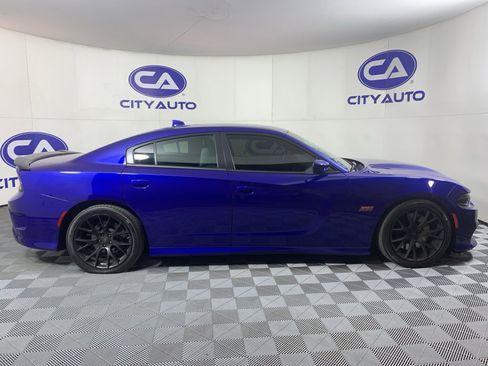 Used 2019 Dodge Charger Scat Pack w/ Dynamics Package image 2