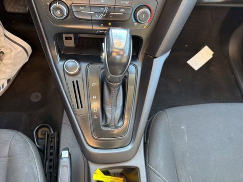 Used 2016 Ford Focus SE w/ Exterior Protection Package image 19