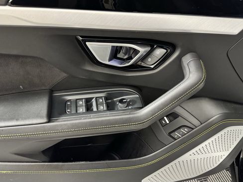 Used 2019 Lamborghini Urus AWD/4WD image 12