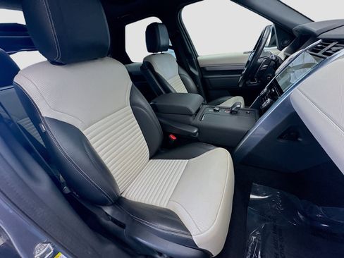 Used 2021 Land Rover Discovery S R-Dynamic image 17