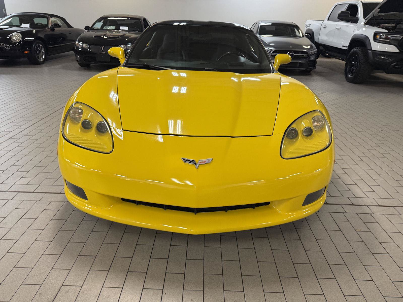 Used 2007 Chevrolet Corvette Coupe w/ Preferred Equipment Group RWD image 3