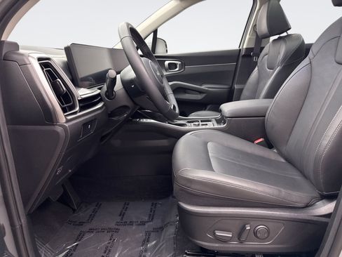Used 2024 Kia Sorento S w/ Panoramic Sunroof Package AWD/4WD image 11