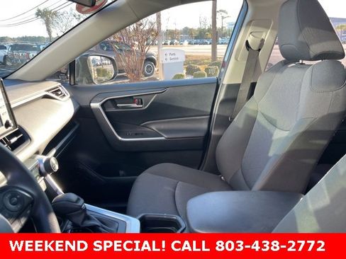 Used 2019 Toyota RAV4 XLE image 9