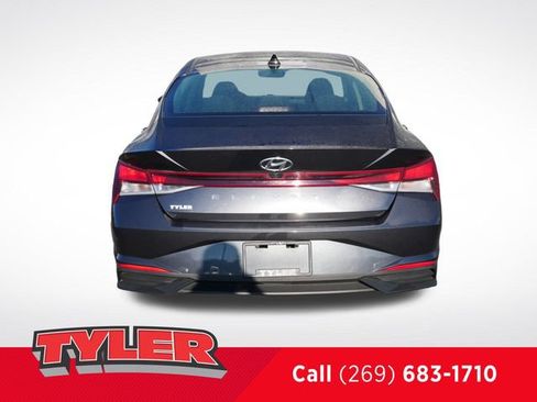 Used 2022 Hyundai Elantra SEL FWD image 7