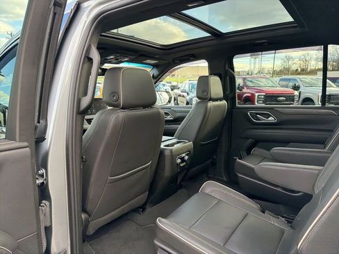 Used 2023 GMC Yukon XL SLT image 14