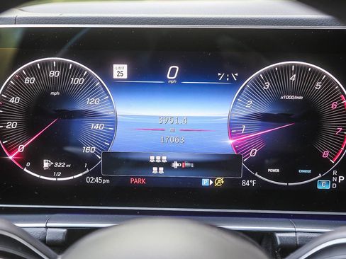 Used 2025 Mercedes-Benz GLS 450 4MATIC image 21