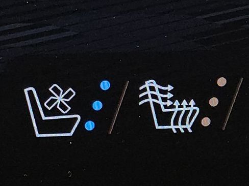 Used 2024 Chevrolet Equinox EV LT image 5