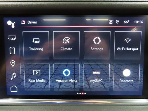 Used 2024 GMC Yukon XL Denali w/ Advanced Technology Package image 26