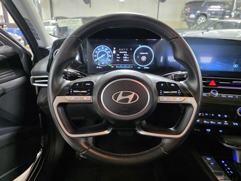 Certified 2025 Hyundai Elantra Limited image 31