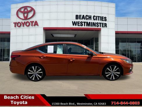 Used 2021 Nissan Altima 2.5 SR FWD image 13