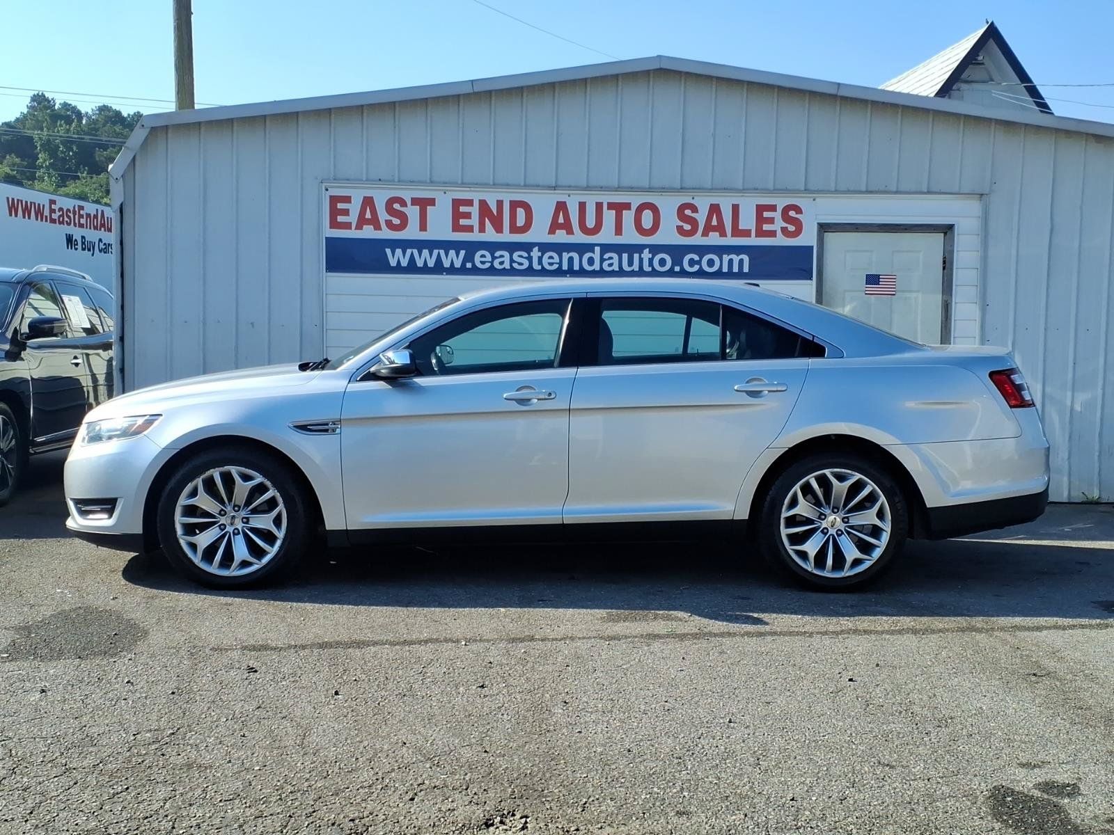 Used 2015 Ford Taurus Limited FWD image 2