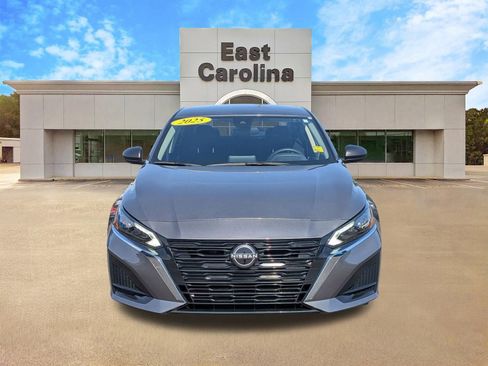 Used 2025 Nissan Altima 2.5 S FWD image 8
